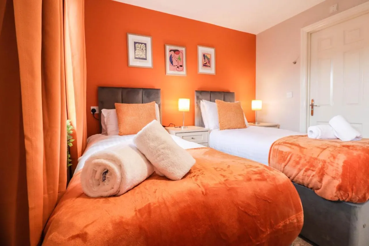 Holiday home Family-Friendly 4 Bedroom House With Private Driveway Hillingdon United Kingdom