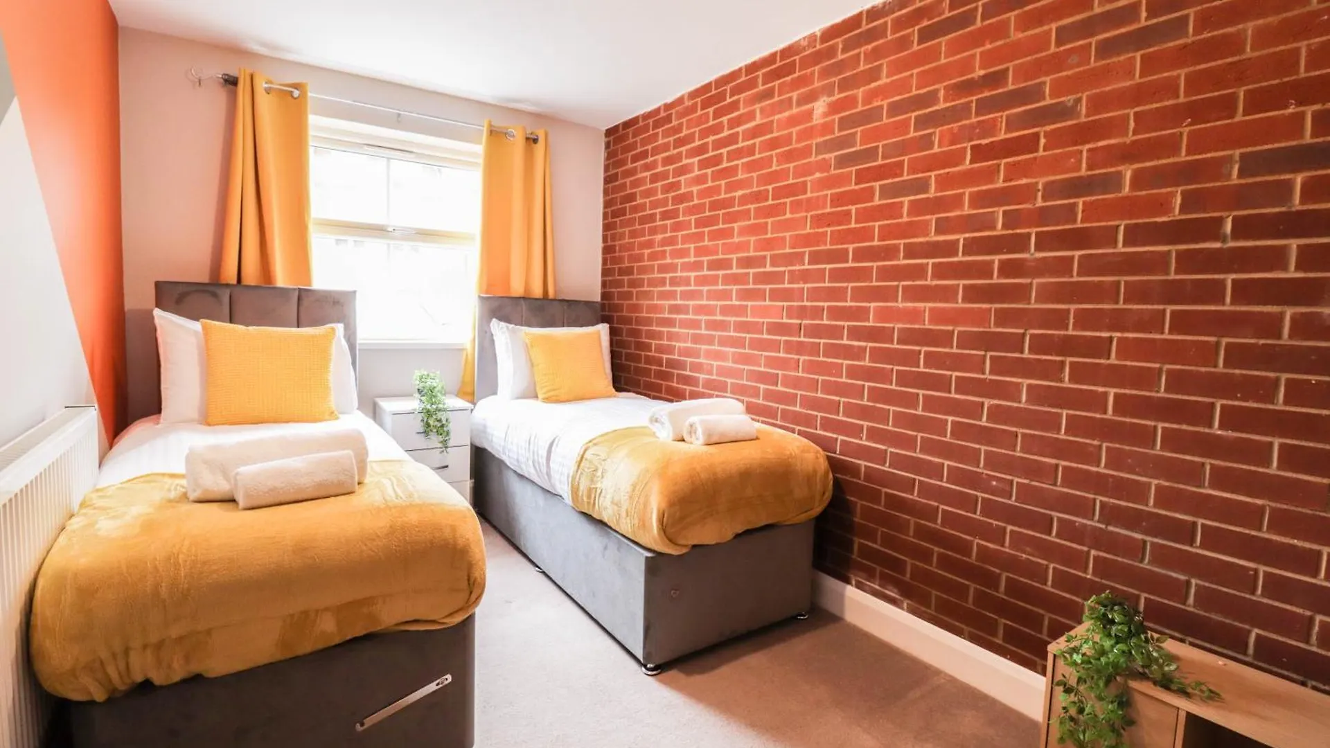 Holiday home Family-Friendly 4 Bedroom House With Private Driveway Hillingdon