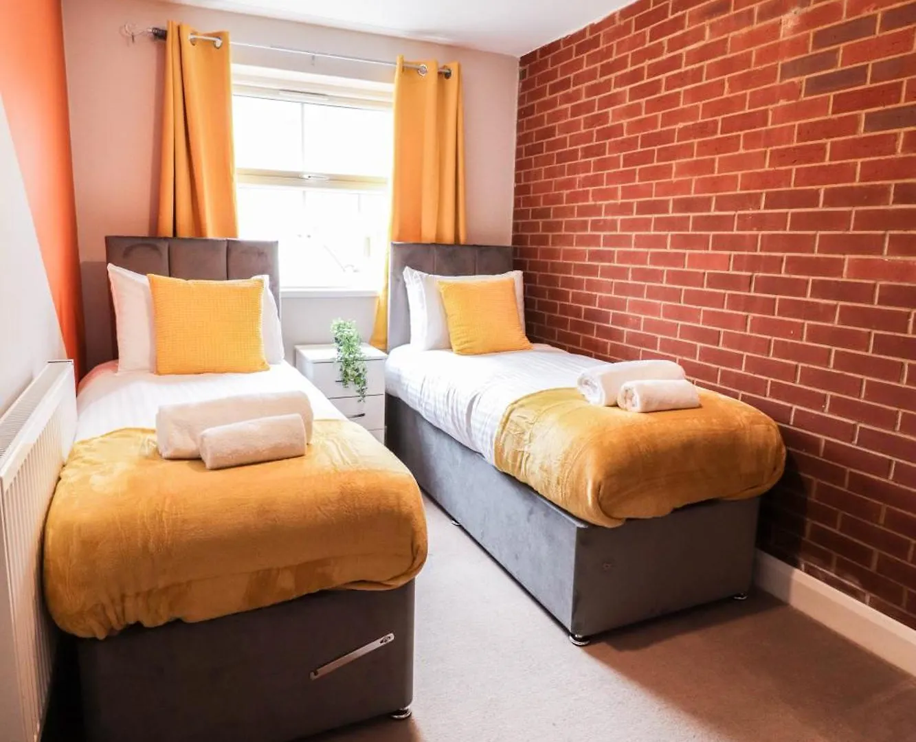 Holiday home Family-Friendly 4 Bedroom House With Private Driveway Hillingdon